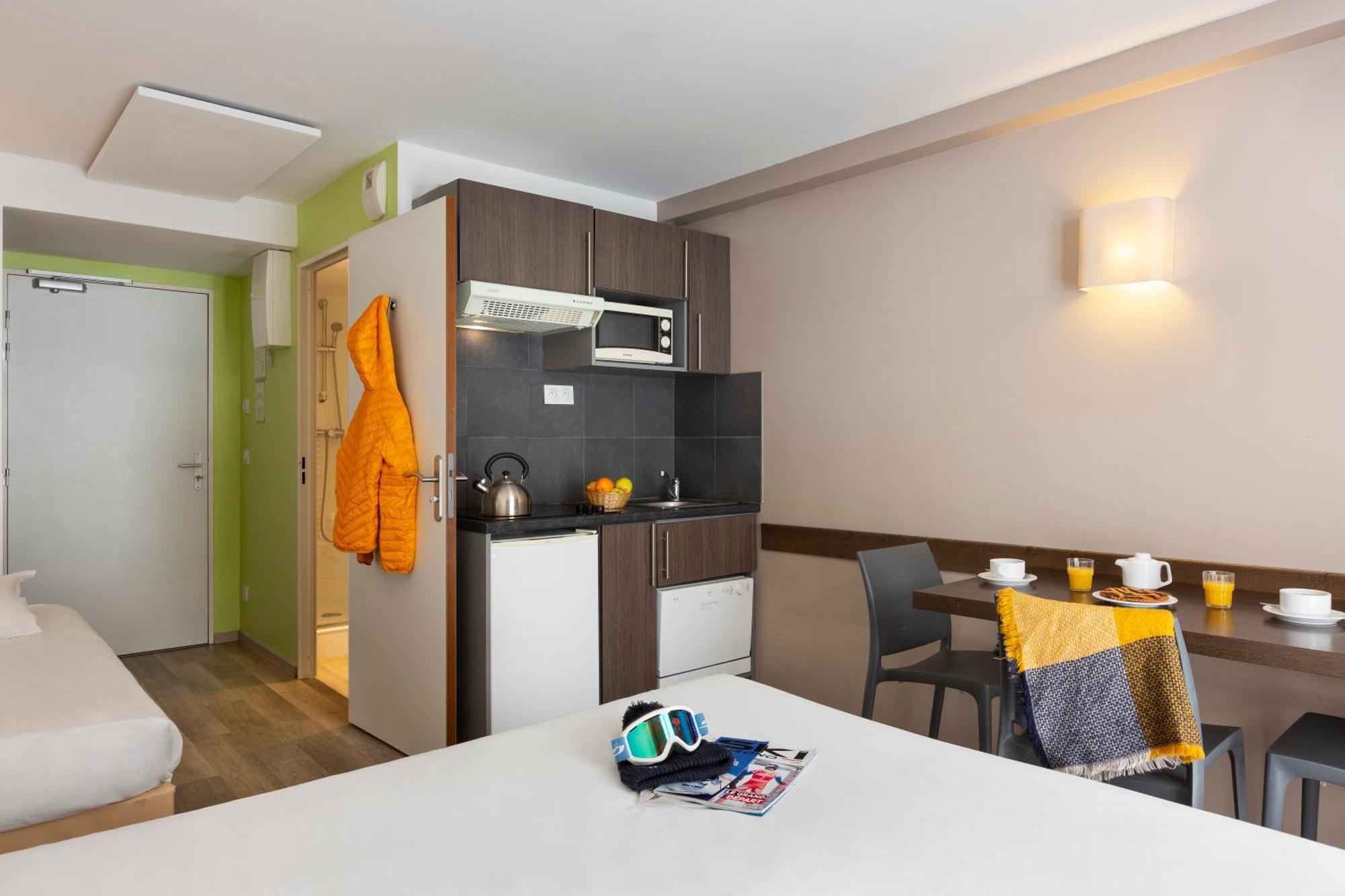 Sowell Residences Pierre Blanche แซ็ง-มาร์แต็ง-เดอ-แบลวีย์ ภายนอก รูปภาพ